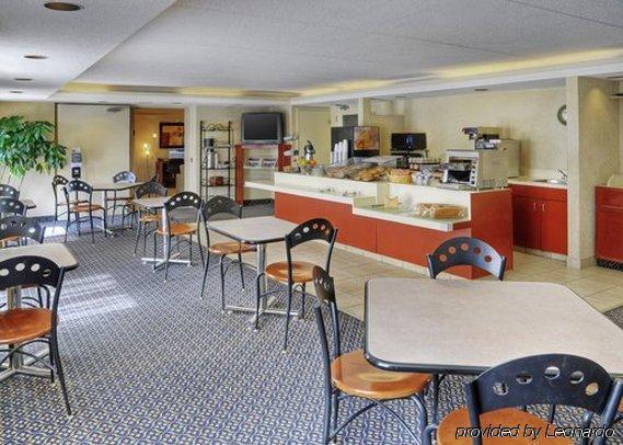 Comfort Suites London Restaurant photo