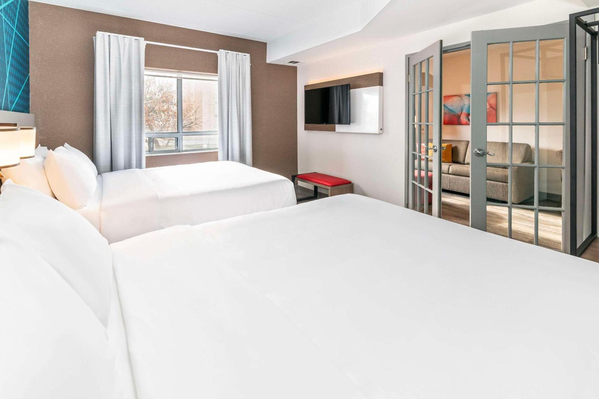 Comfort Suites London Extérieur photo